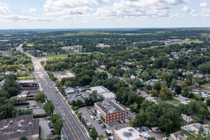 283 Commack Rd, Commack, NY for lease - Aerial - Image 3 of 5