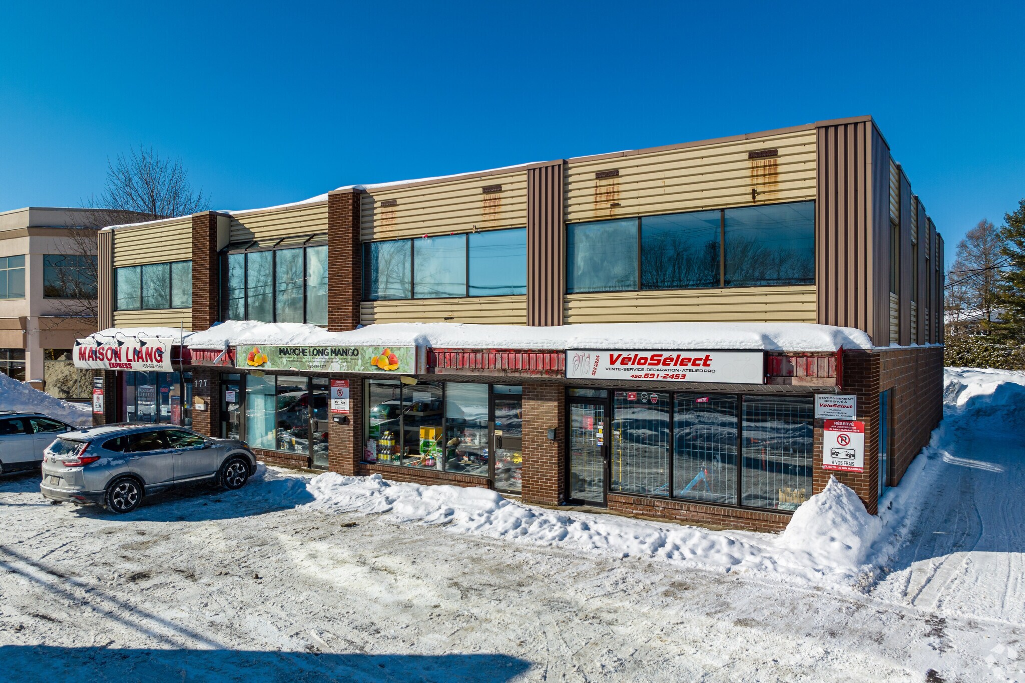 177 Boul SaintJeanBaptiste, Châteauguay, QC J6K 3B4 Retail for