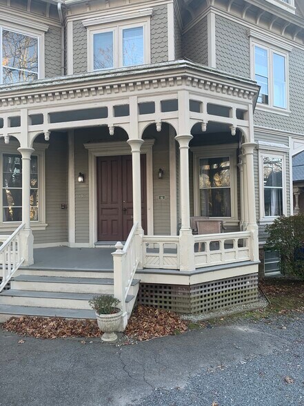 135 Pelham St, Newport, RI for sale - Primary Photo - Image 1 of 1