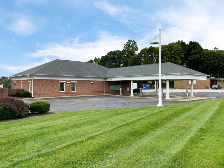 1502 Canton Rd, Akron, OH for sale - Building Photo - Image 1 of 1