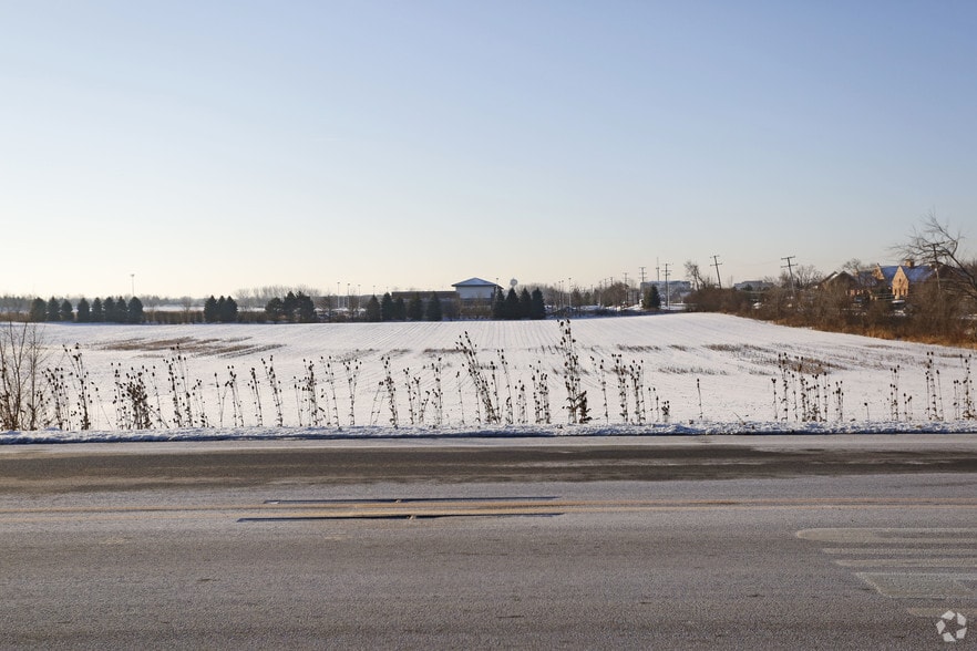 South Barrington Landsites portfolio of 3 properties for sale on LoopNet.com - Primary Photo - Image 1 of 3