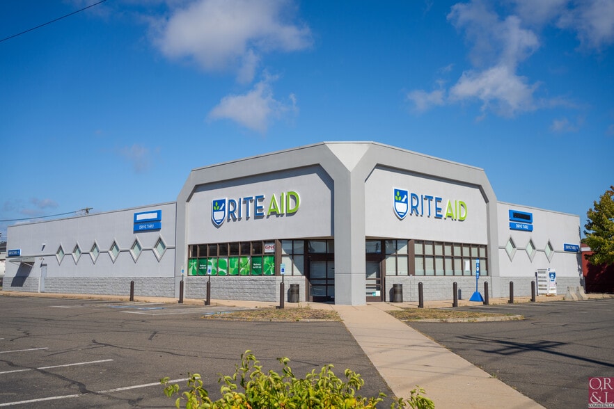 10 Hemingway Ave, East Haven, CT for lease - Building Photo - Image 1 of 15