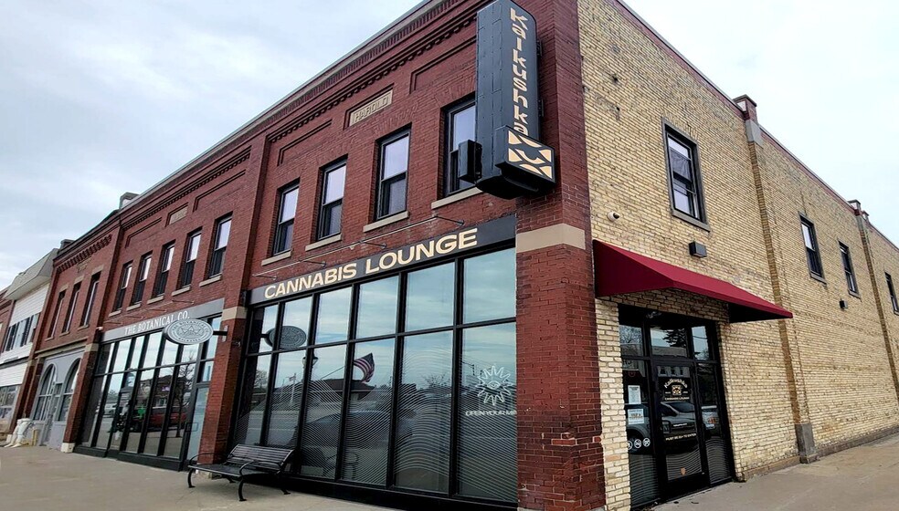 302 S Cedar St, Kalkaska, MI for sale - Primary Photo - Image 1 of 1