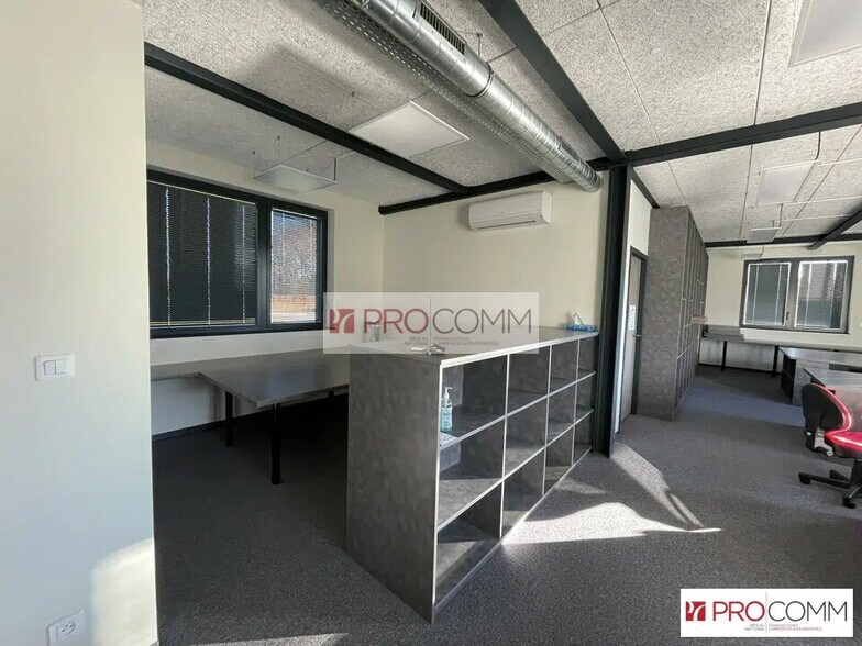 Office in Chartres for lease - Interior Photo - Image 2 of 6