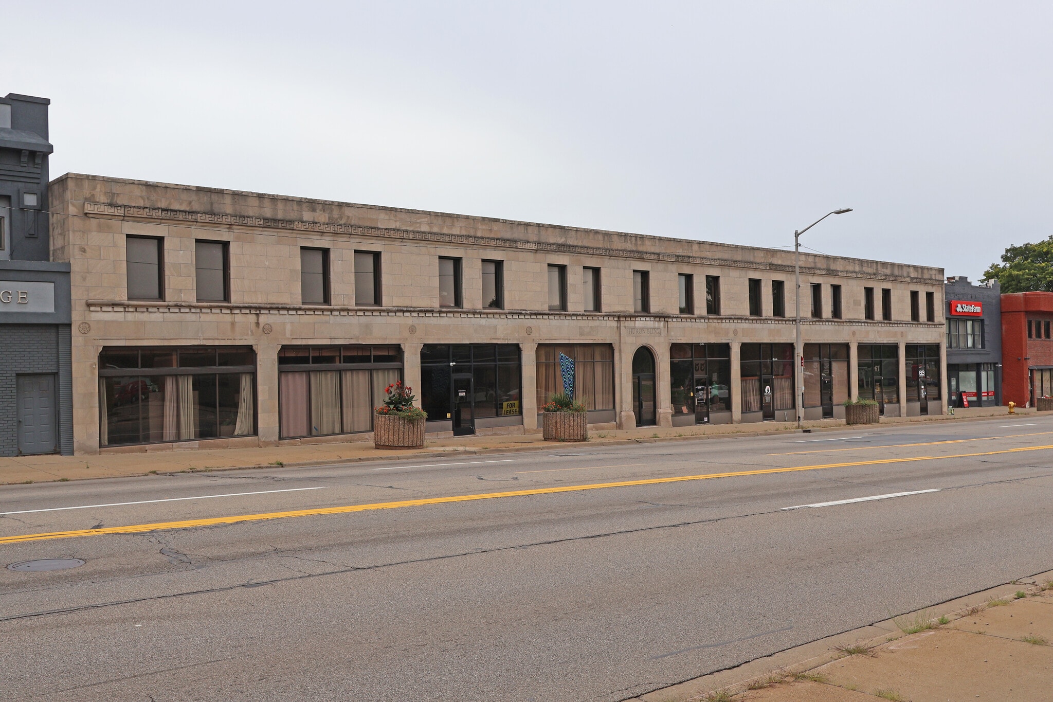 47-63 W Huron St, Pontiac, MI for lease Building Photo- Image 1 of 10