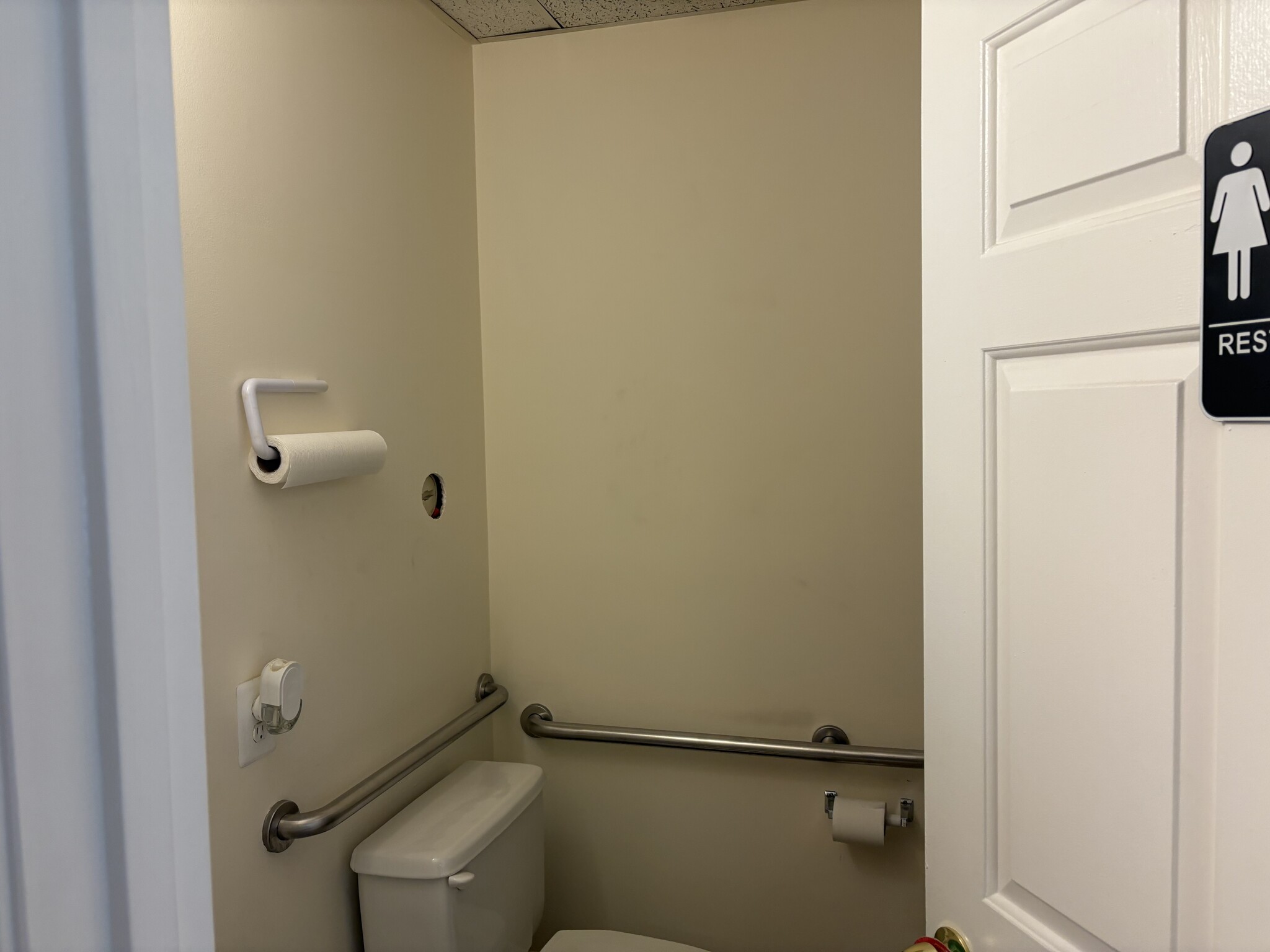 8538 Terminal Rd, Lorton, VA for lease Interior Photo- Image 1 of 5