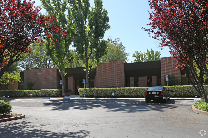 490-498 N Wiget Ln, Walnut Creek, CA for lease - Building Photo - Image 2 of 4