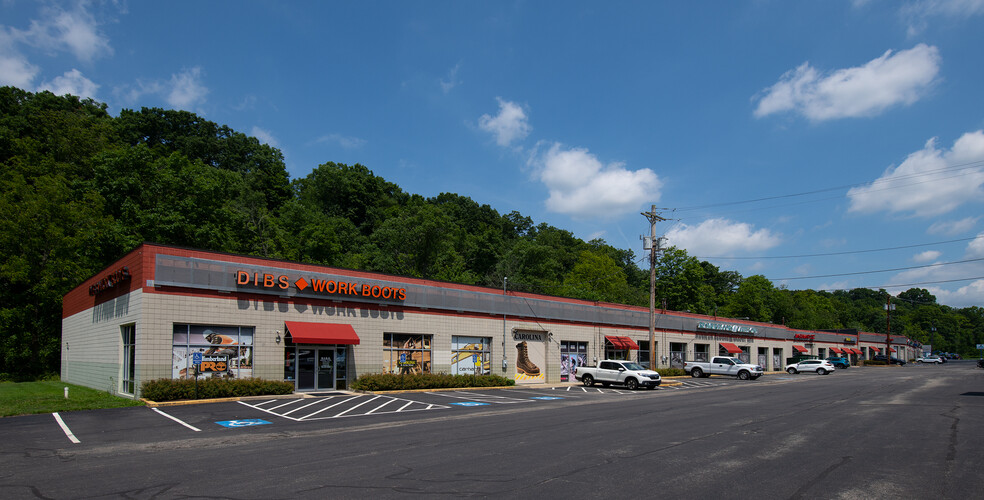 2035-2075 Golden Mile Hwy, Pittsburgh, PA for lease - Building Photo - Image 3 of 4