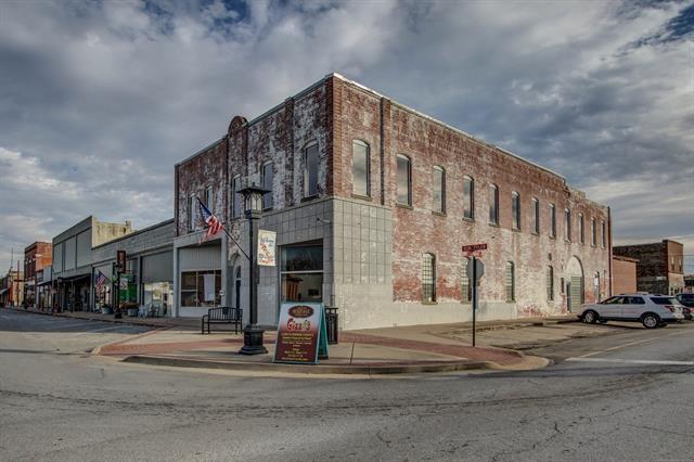 306 E Don Tyler Ave, Dewey, OK for sale - Building Photo - Image 2 of 36