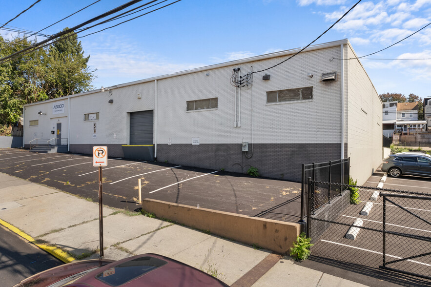 425 N 3rd St, Allentown, PA for lease - Building Photo - Image 2 of 32