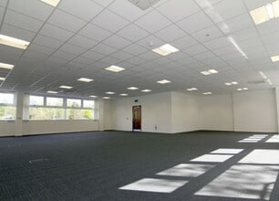 Penllergaer, Penllergaer for lease Interior Photo- Image 1 of 1