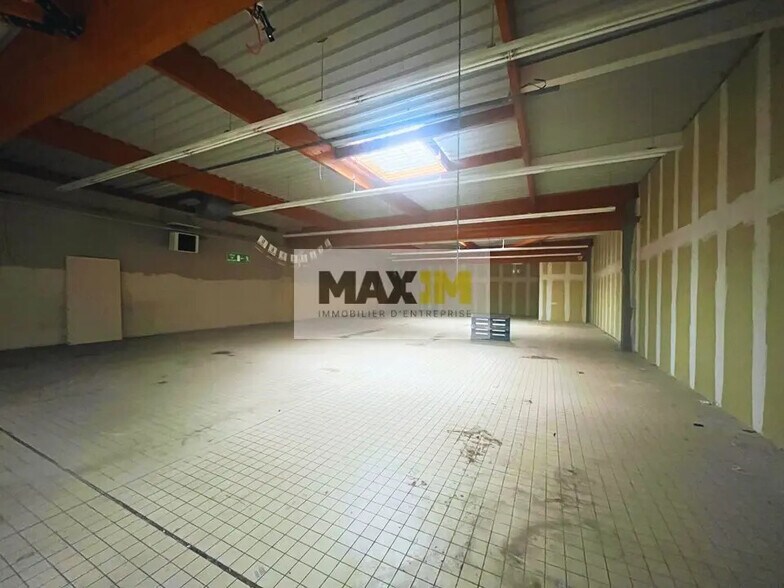 42 Rue De La Libération, Talant for lease - Interior Photo - Image 2 of 4