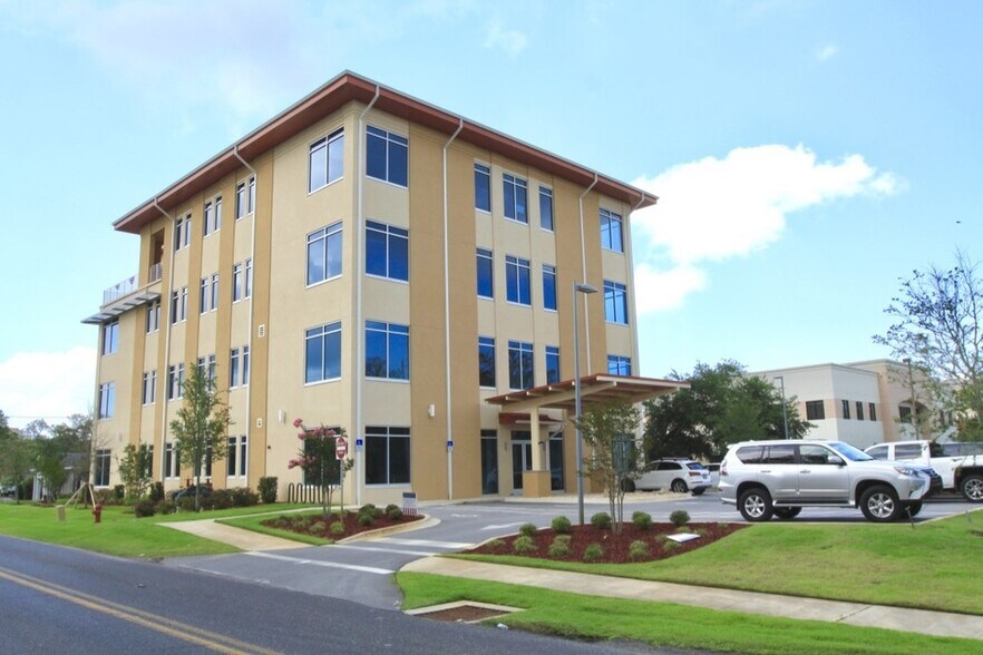 1046 Mar Walt Dr, Fort Walton Beach, FL for lease - Building Photo - Image 1 of 6