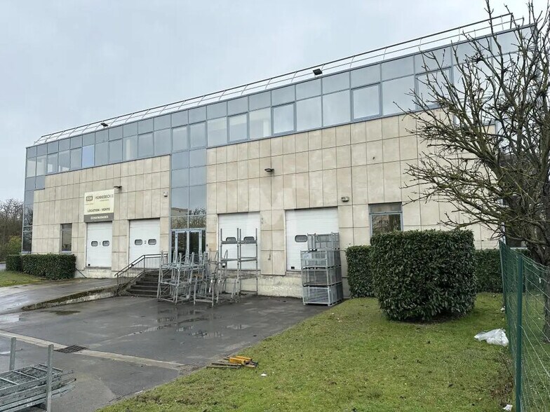 Flex in Chilly-Mazarin for lease - Building Photo - Image 3 of 12