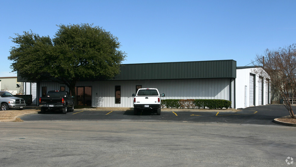 1303 W Industrial Blvd, Round Rock, TX for lease - Building Photo - Image 2 of 20