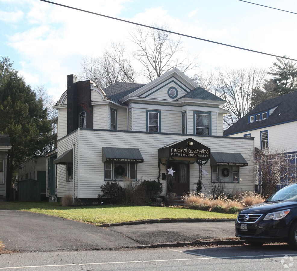 166 Albany Ave, Kingston, NY 12401