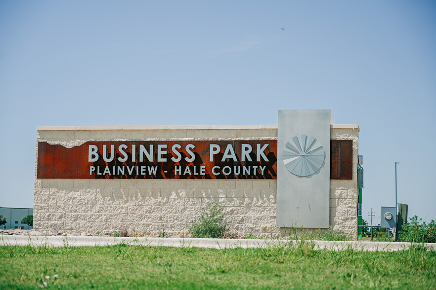 I-27 South and Business Drive, Plainview, TX for sale - Primary Photo - Image 1 of 3