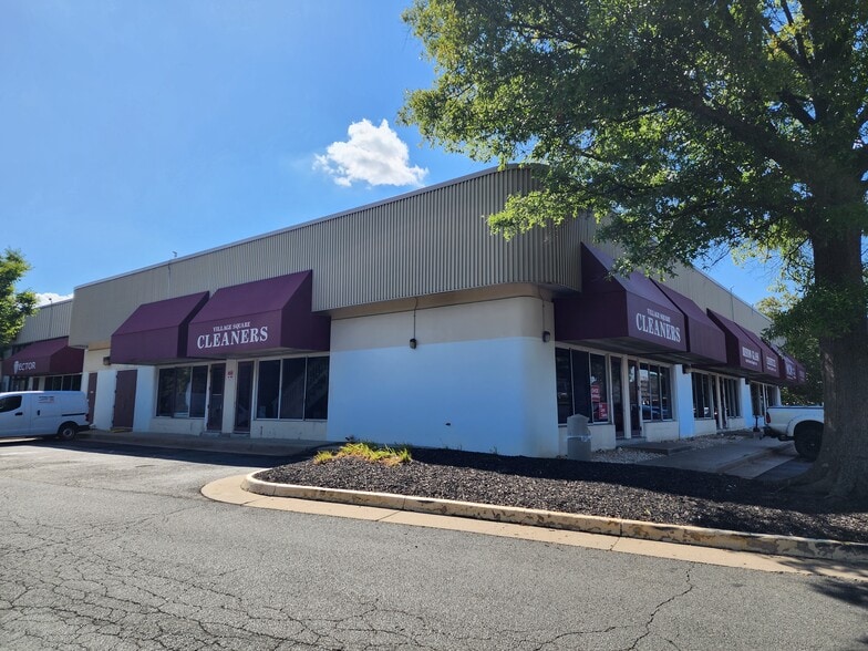 129-139 Spring St, Herndon, VA for sale - Building Photo - Image 2 of 5