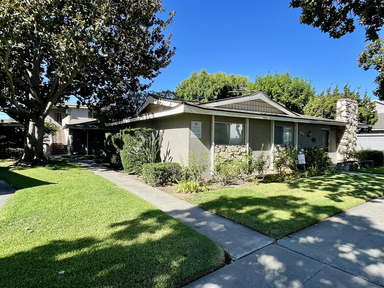 2024 E Wilshire Ave, Fullerton, CA for sale - Primary Photo - Image 1 of 11