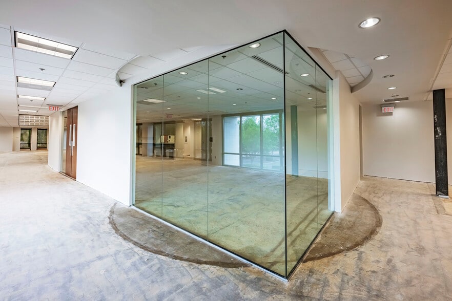 1990 Vaughn Rd, Kennesaw, GA for lease - Interior Photo - Image 2 of 13