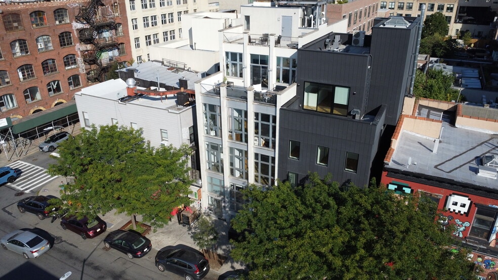 161 Roebling St, Brooklyn, NY for sale - Building Photo - Image 3 of 7