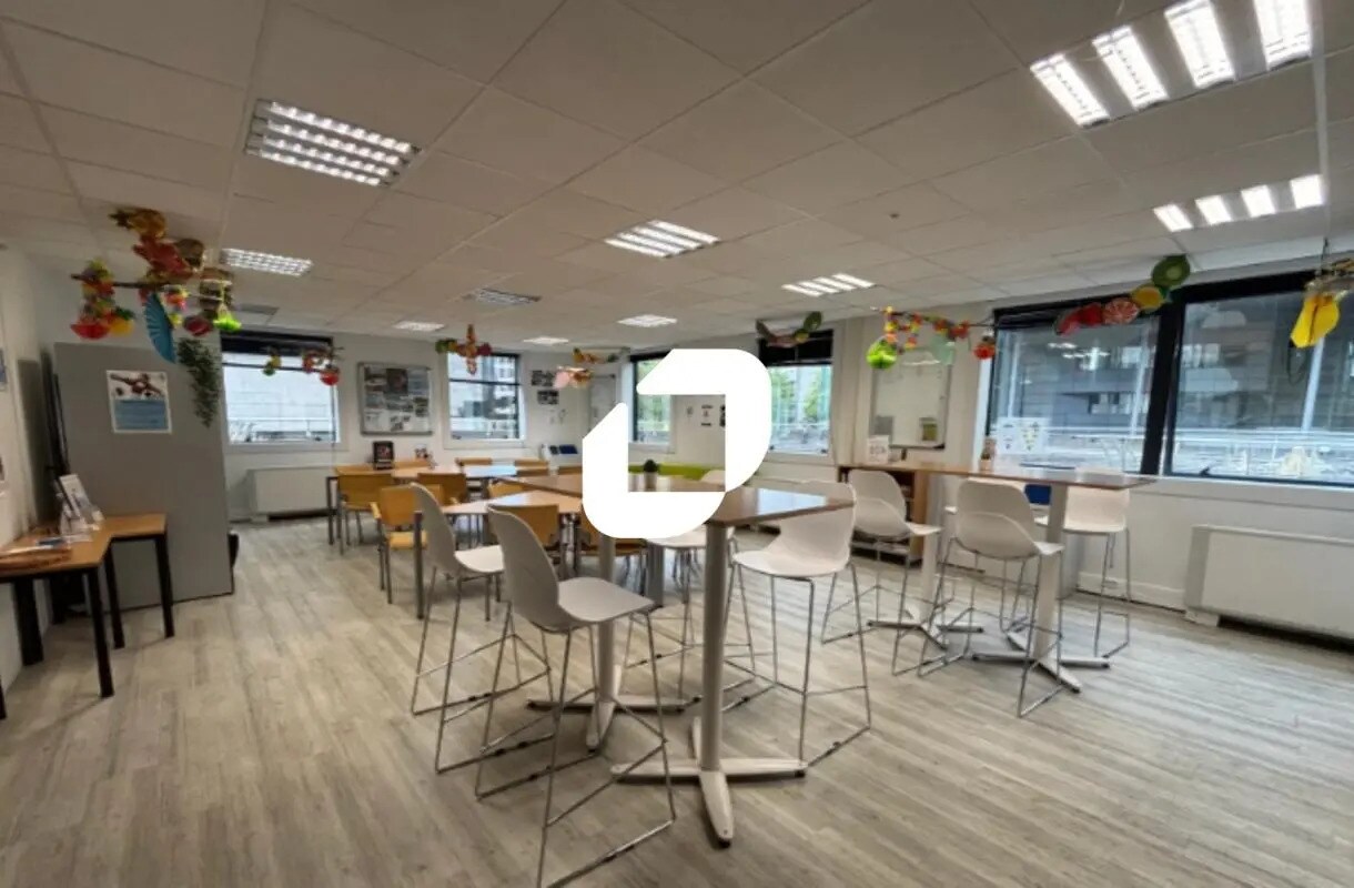 Office in Grenoble for lease Interior Photo- Image 1 of 7