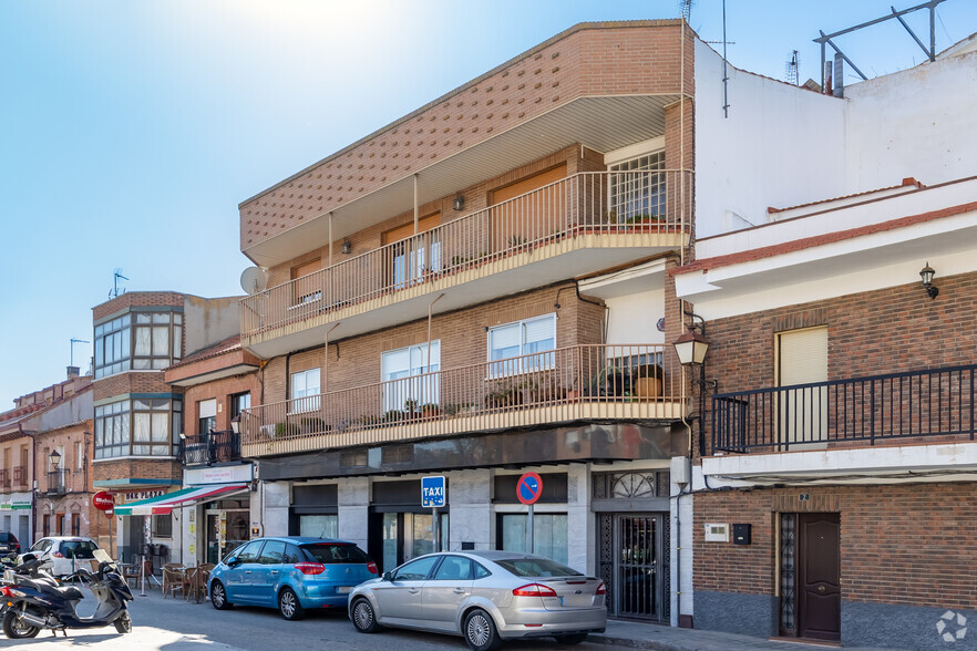 Plaza Constitución, 3, Paracuellos De Jarama, Madrid for sale - Building Photo - Image 2 of 2