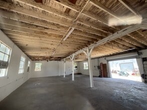 1024 S Main St, Gainesville, FL for lease Interior Photo- Image 2 of 14