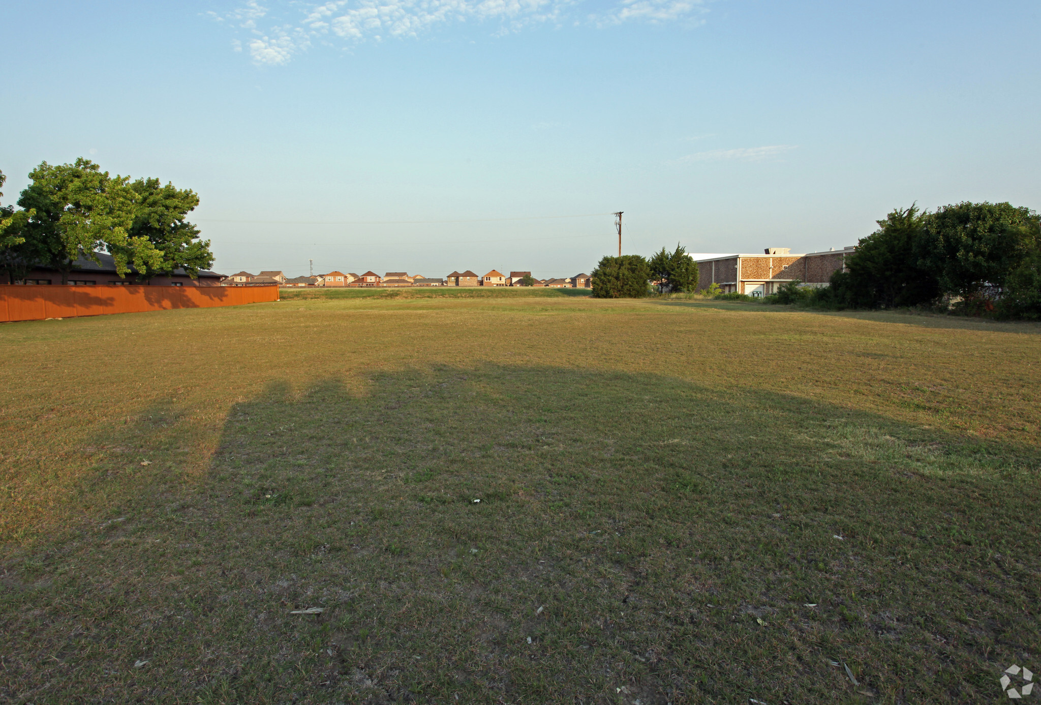 2626 S Carrier Pky, Grand Prairie, TX for sale Primary Photo- Image 1 of 1