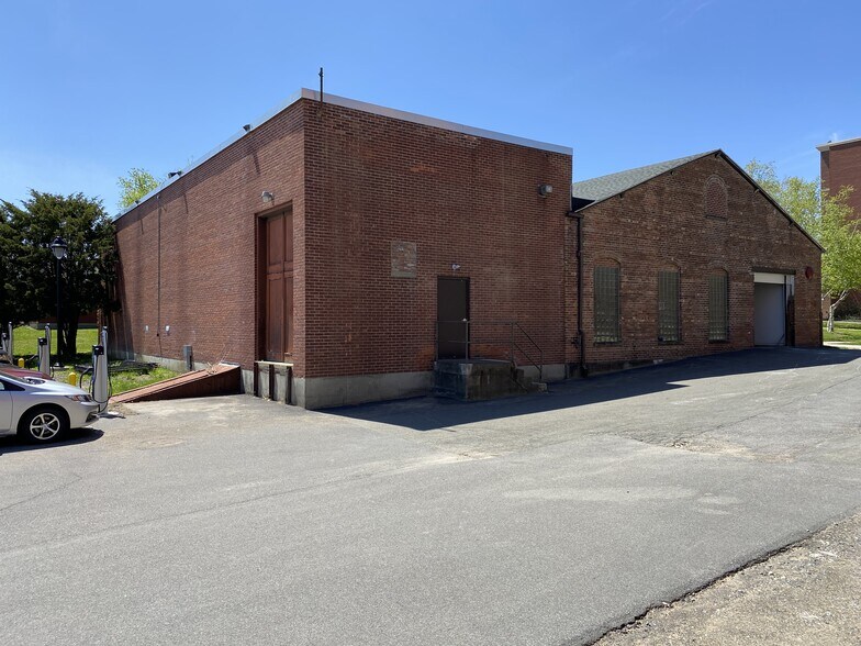 1 Broadway, Menands, NY for sale - Building Photo - Image 1 of 1