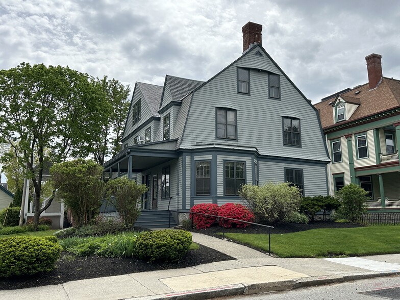 55 Cedar St, Worcester, MA for lease - Primary Photo - Image 1 of 1