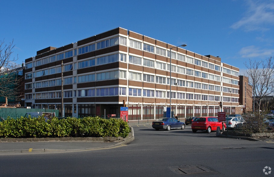 Back Spring Gdns, Bolton for lease - Building Photo - Image 2 of 2