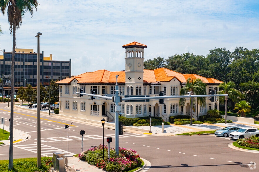 2905 Bayshore Blvd, Tampa, FL for lease - Primary Photo - Image 1 of 7