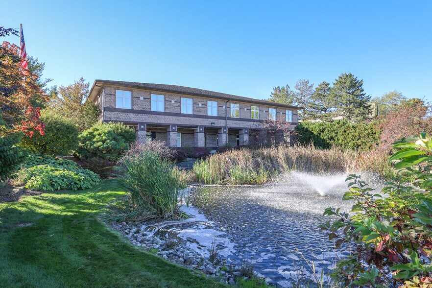 877 Forest Hill Ave SE, Grand Rapids, MI for lease - Building Photo - Image 1 of 3