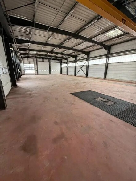 Flex in Valence for lease - Building Photo - Image 2 of 9