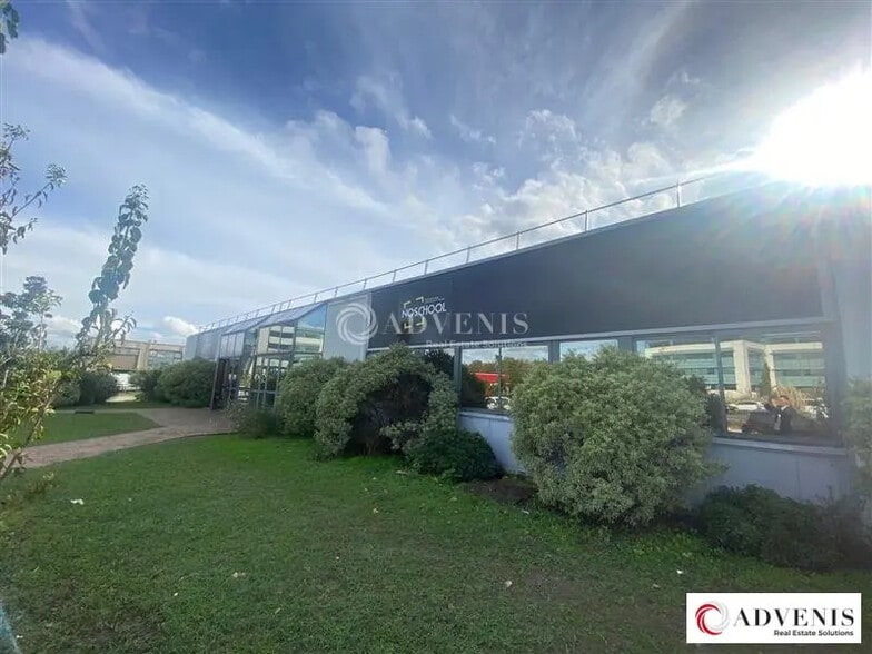 Office in Mérignac for lease - Building Photo - Image 2 of 12