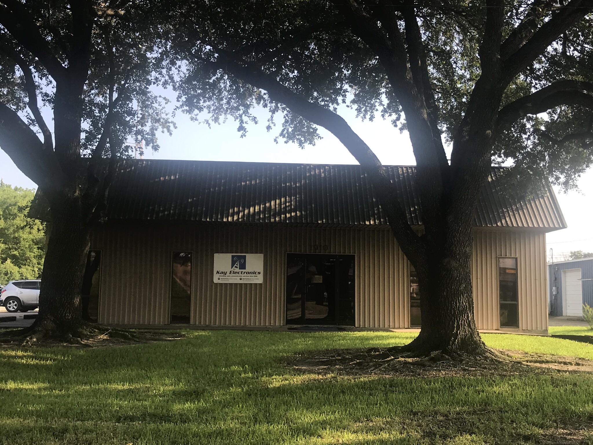 1910 W Cardinal Dr, Beaumont, TX for lease Building Photo- Image 1 of 12