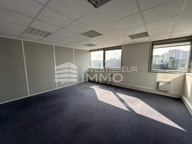 Office in Noisy-le-Grand for lease - Interior Photo - Image 2 of 11