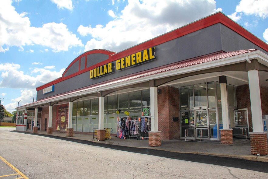 8821-8849 W 87th St, Hickory Hills, IL for sale - Building Photo - Image 2 of 7