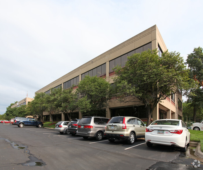 9233 Ward Pky, Kansas City, MO for lease - Building Photo - Image 3 of 6