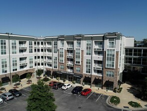 900 E Six Forks Rd, Raleigh, NC for lease Building Photo- Image 2 of 4