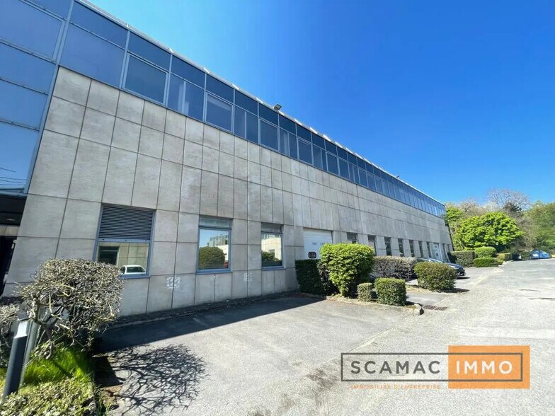 Industrial in Chilly-Mazarin for lease - Building Photo - Image 2 of 9
