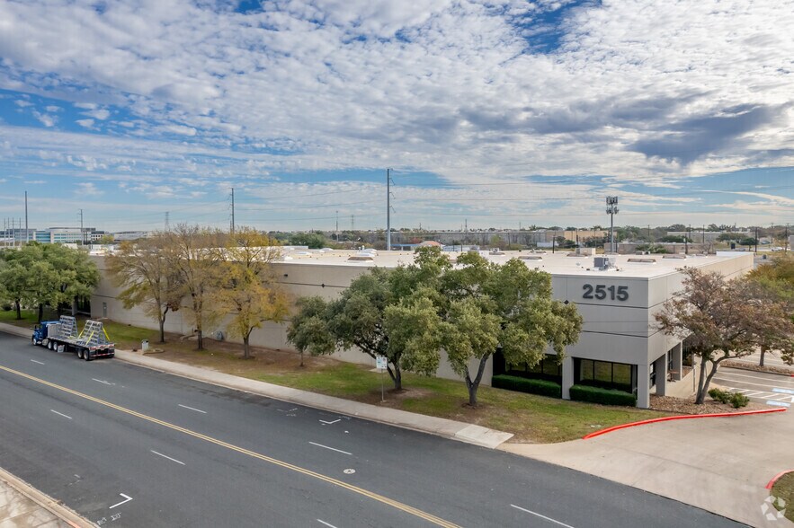 2515 Brockton Dr, Austin, TX for lease - Building Photo - Image 3 of 4