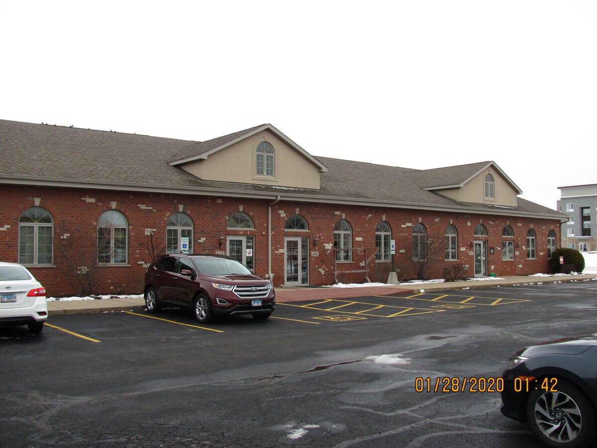 611 W Mondamin St, Minooka, IL 60447