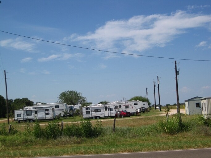 34 Private Rd, Hallettsville, TX 77964