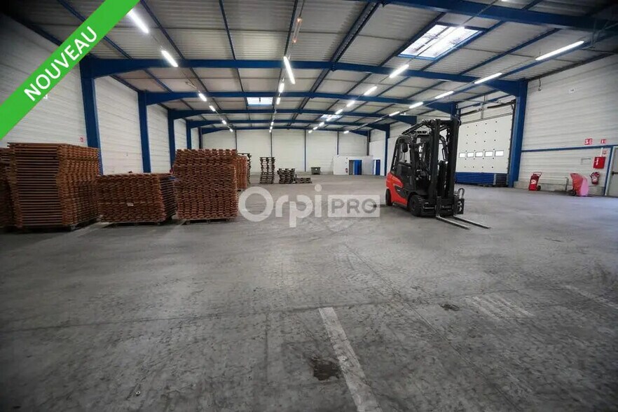 Flex in Saint-Apollinaire for lease - Building Photo - Image 2 of 8