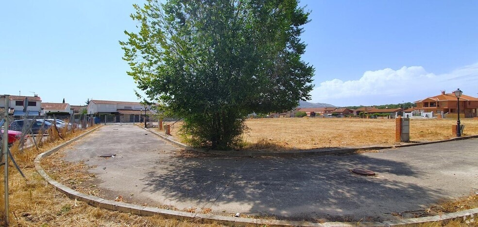 Land in Guadalix de la Sierra, Madrid for sale - Building Photo - Image 3 of 9