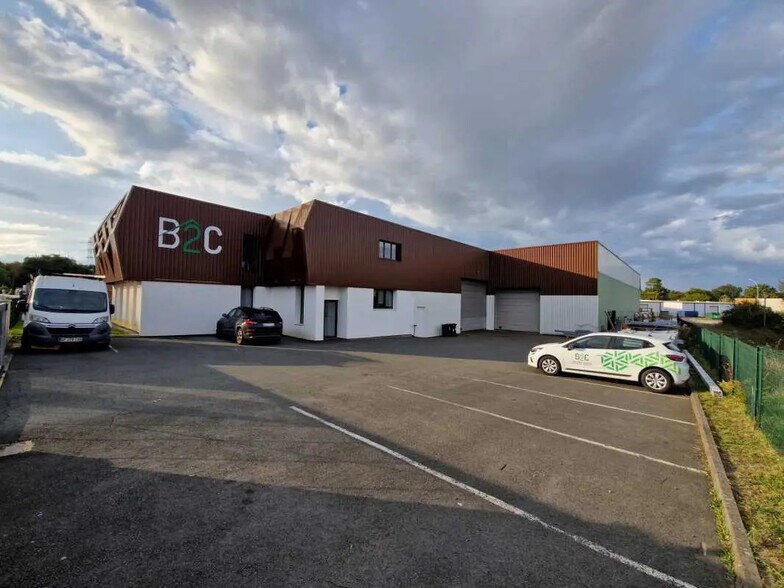 Flex in Eysines for sale - Building Photo - Image 1 of 13