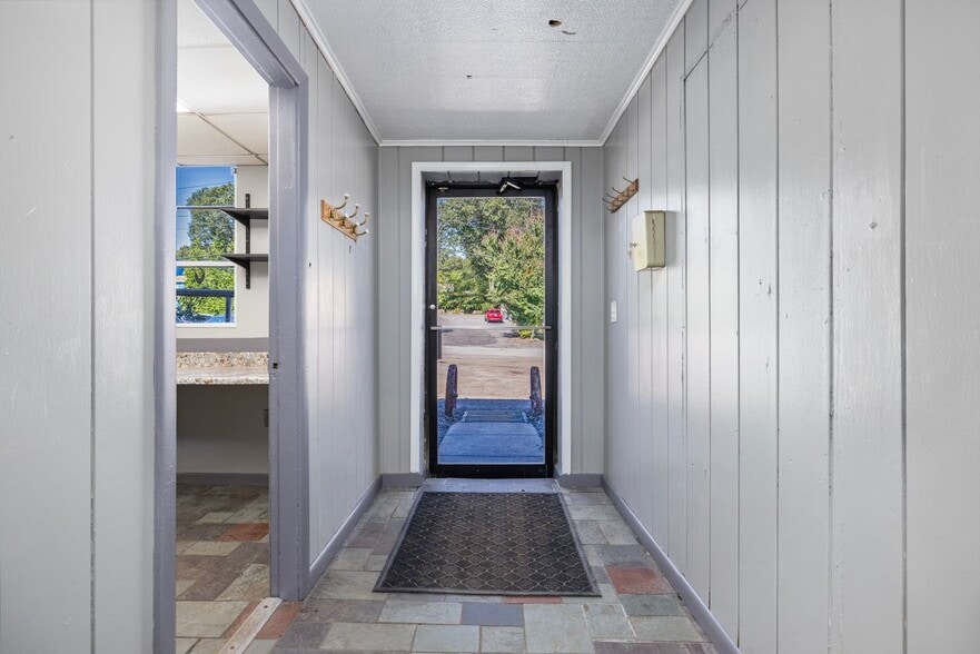 30 Starr St, Johnston, RI for lease - Building Photo - Image 2 of 36