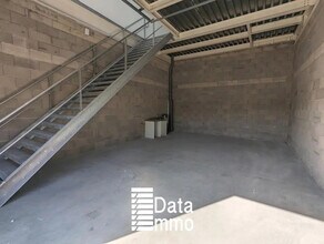 10 Rue Des Renouillères, Neuilly-Plaisance for lease Interior Photo- Image 1 of 8